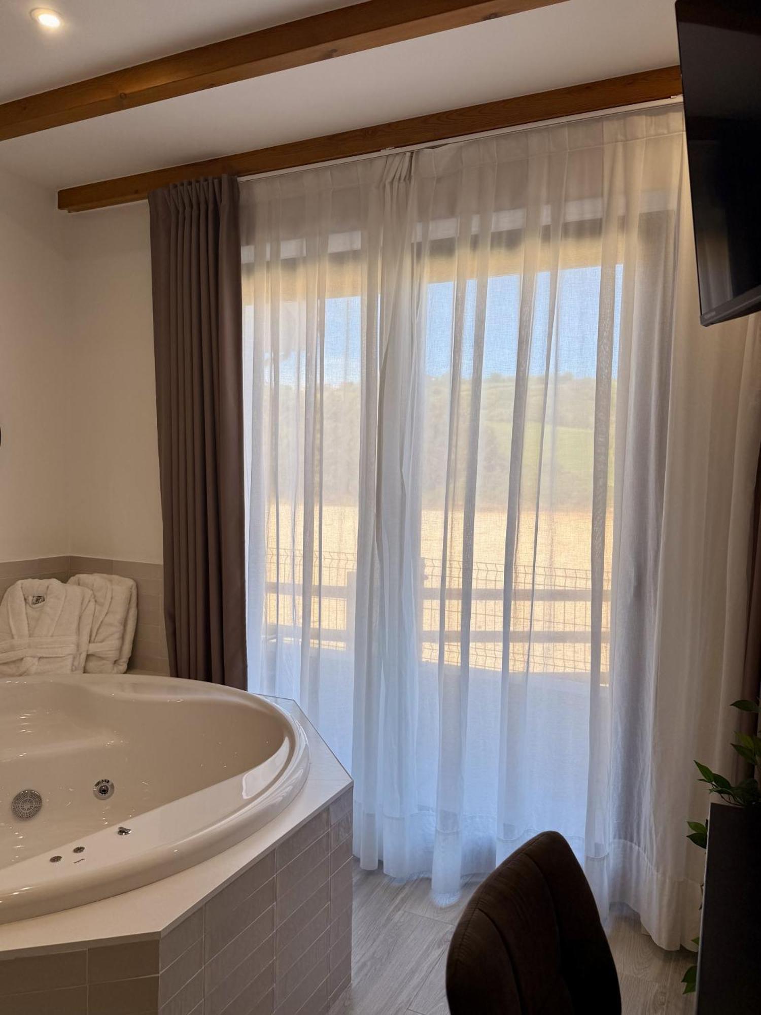 Hotel Sanmar Cobreces Bilik gambar